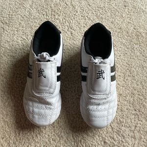 Martial arts training shoes